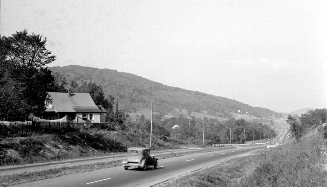 Nouveau pont de la route 11 en 1947 - Courtoisie Alain Paquin