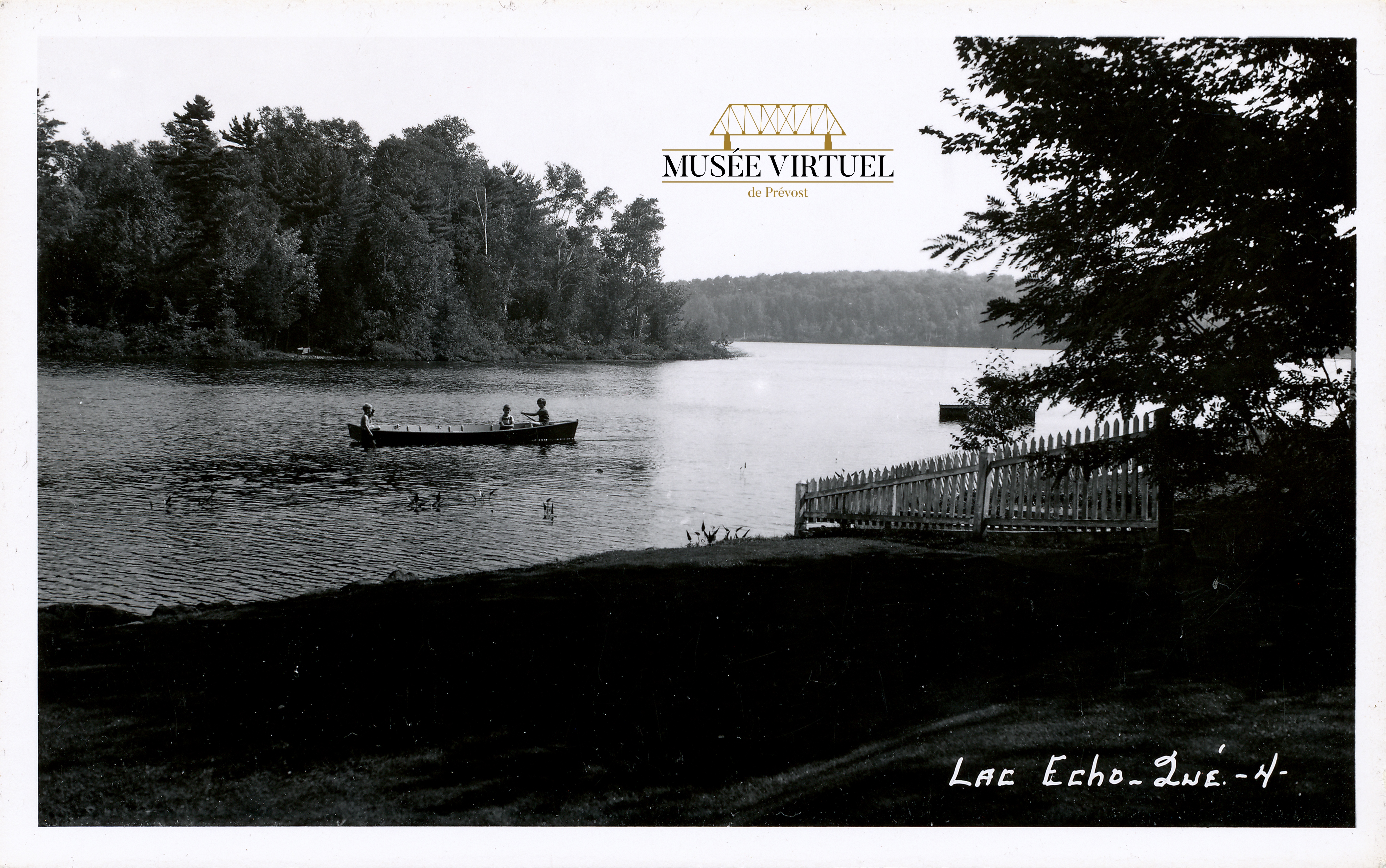 7. Lac Écho vu de ce qu'on connait aujourd'hui comme la rue Roi vers 1940 - Collection de Guy Thibault - © Ludger Charpentier