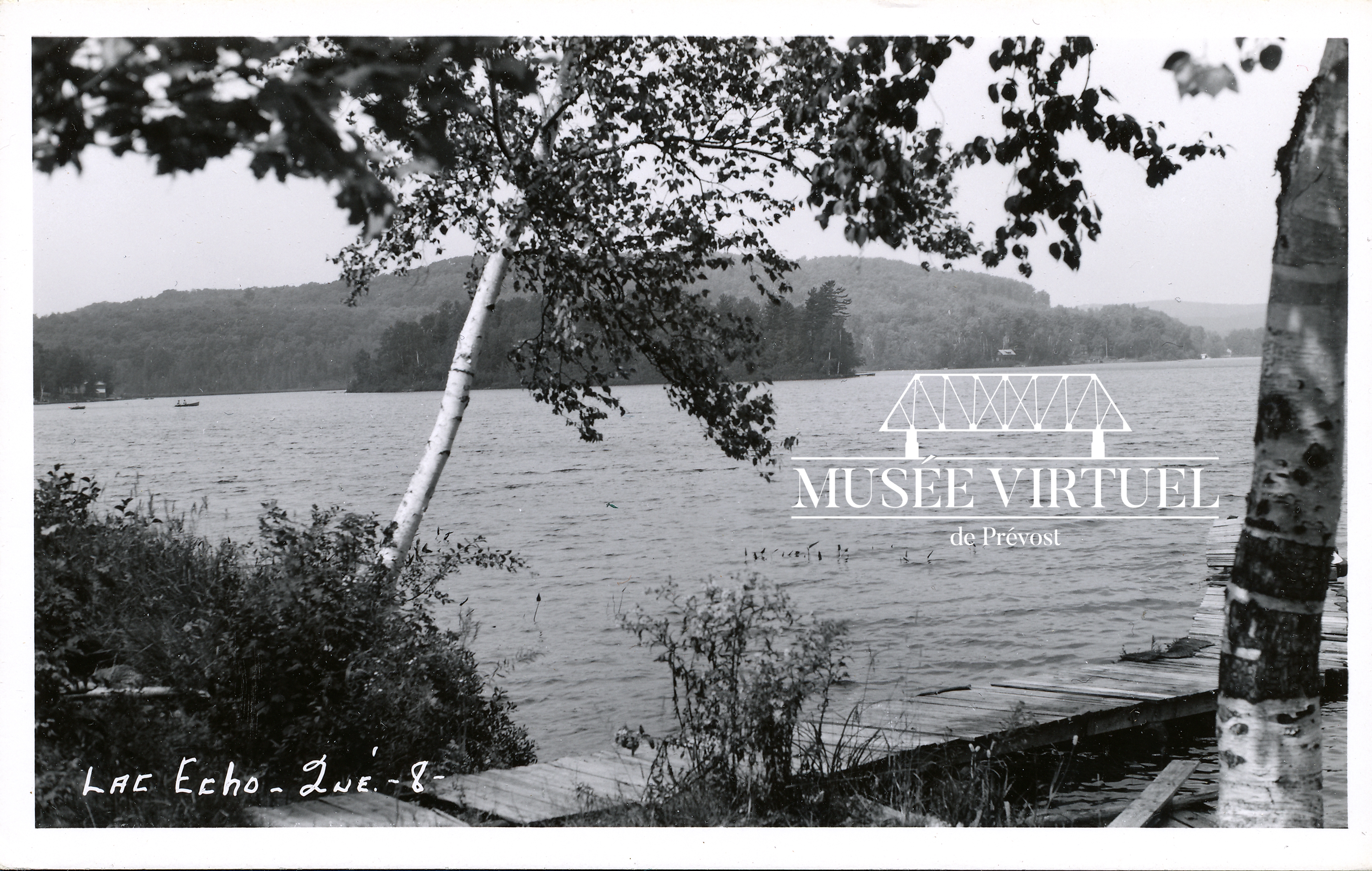 10. Lac Écho vu de ce qu'on connait aujourd'hui comme la rue Roi vers 1940 - Collection de Guy Thibault - © Ludger Charpentier