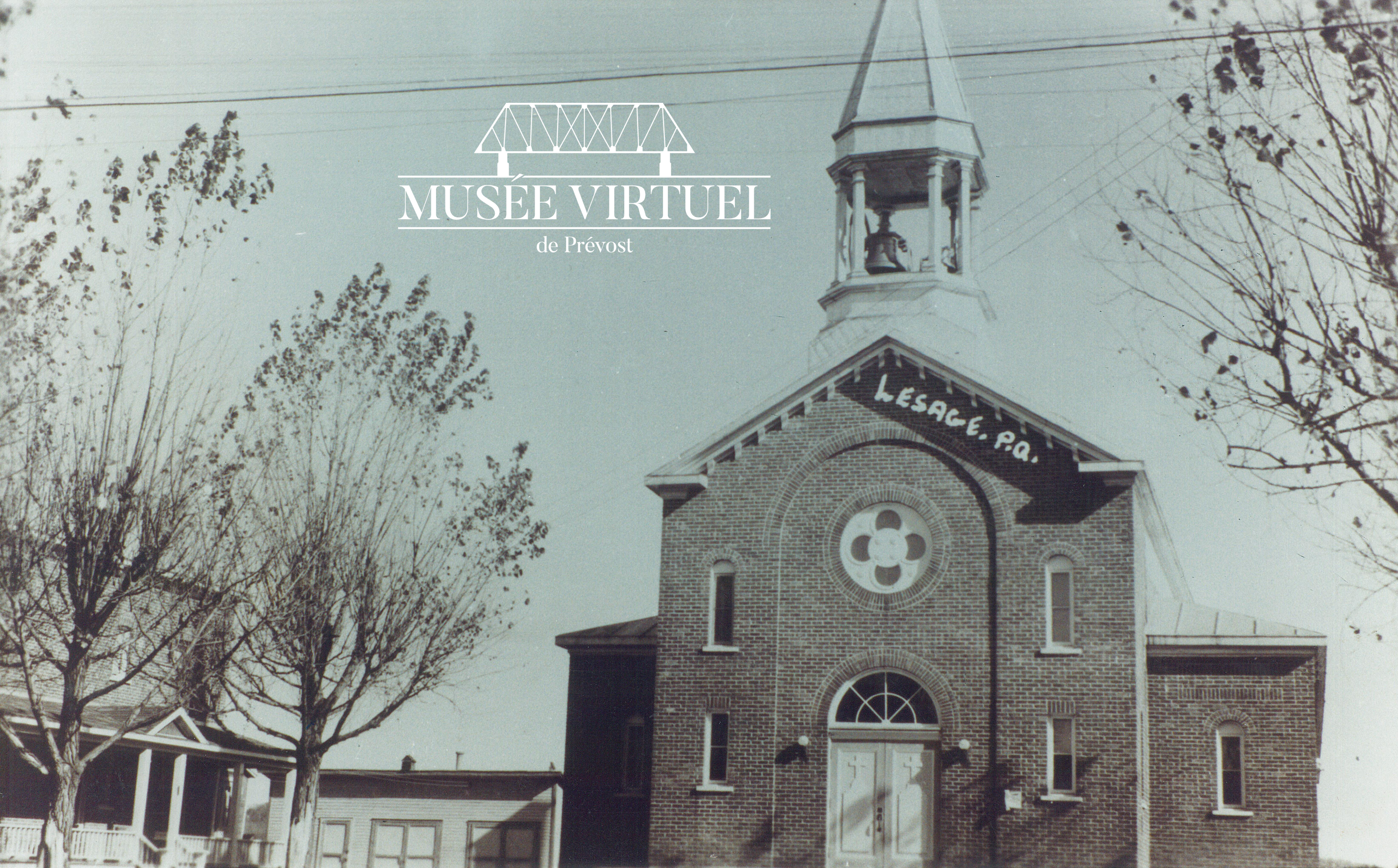 4. L'église Saint-François-Xavier vers 1930 - Collection de Guy Thibault