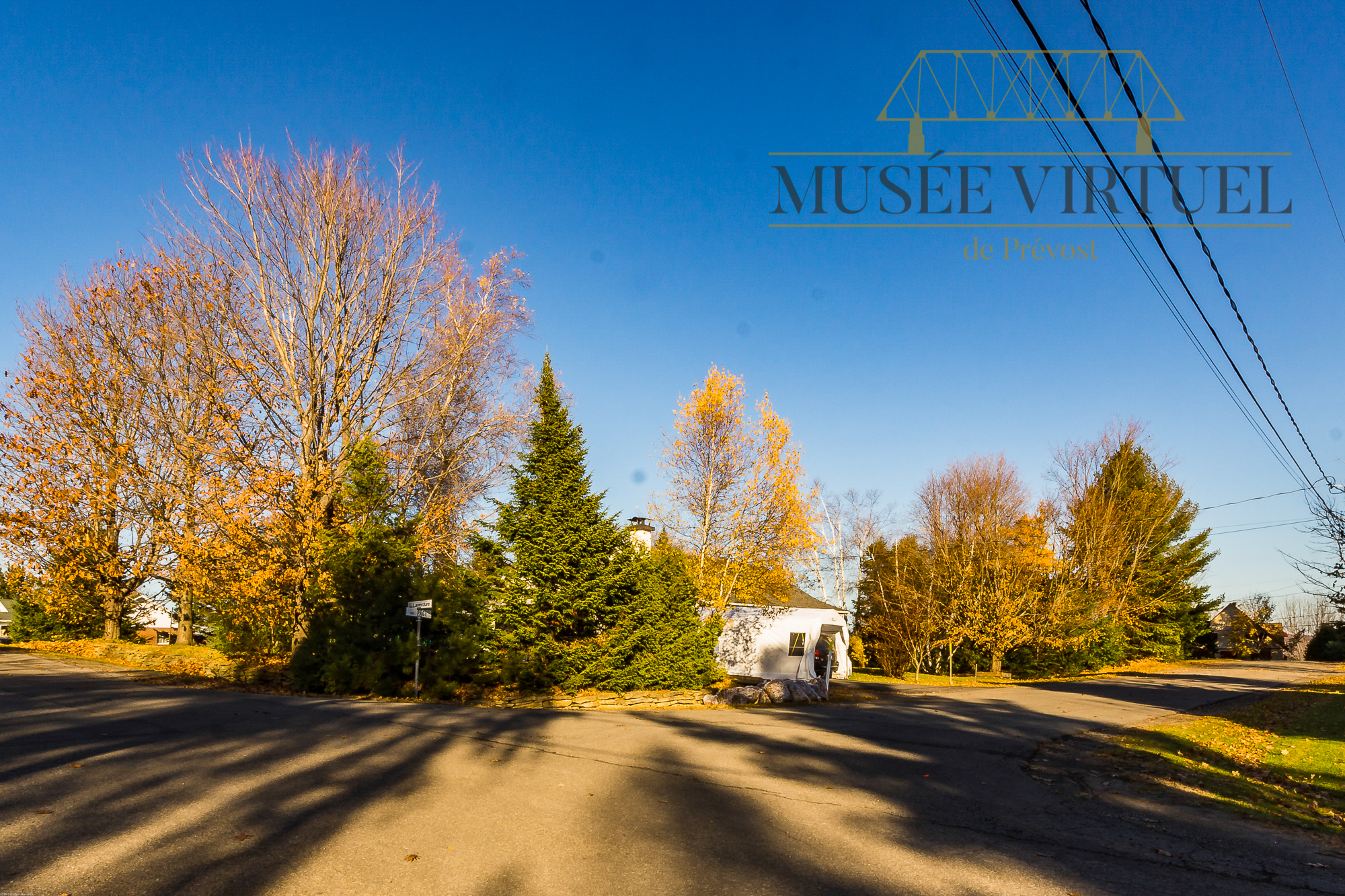 Coin des rues Laverdure et Pagé en 2016 - Collection de la Ville de Prévost - © Gaston Bessette