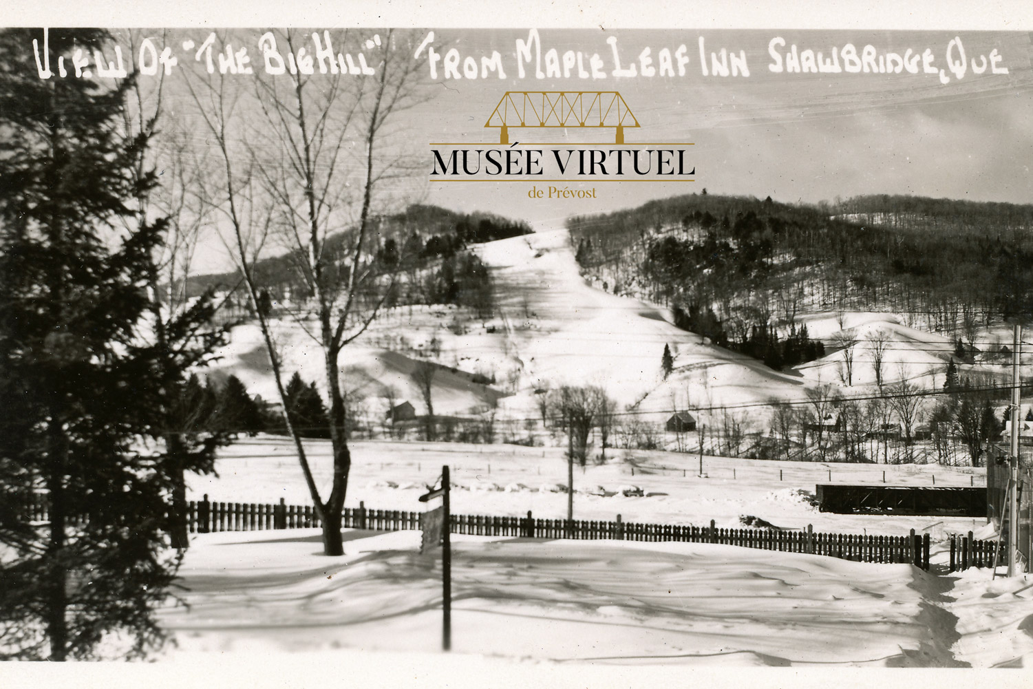 4. Vue du Big Hill depuis le Maple Leap Inn près du tennis, vers 1935 - Collection de Guy Thibault