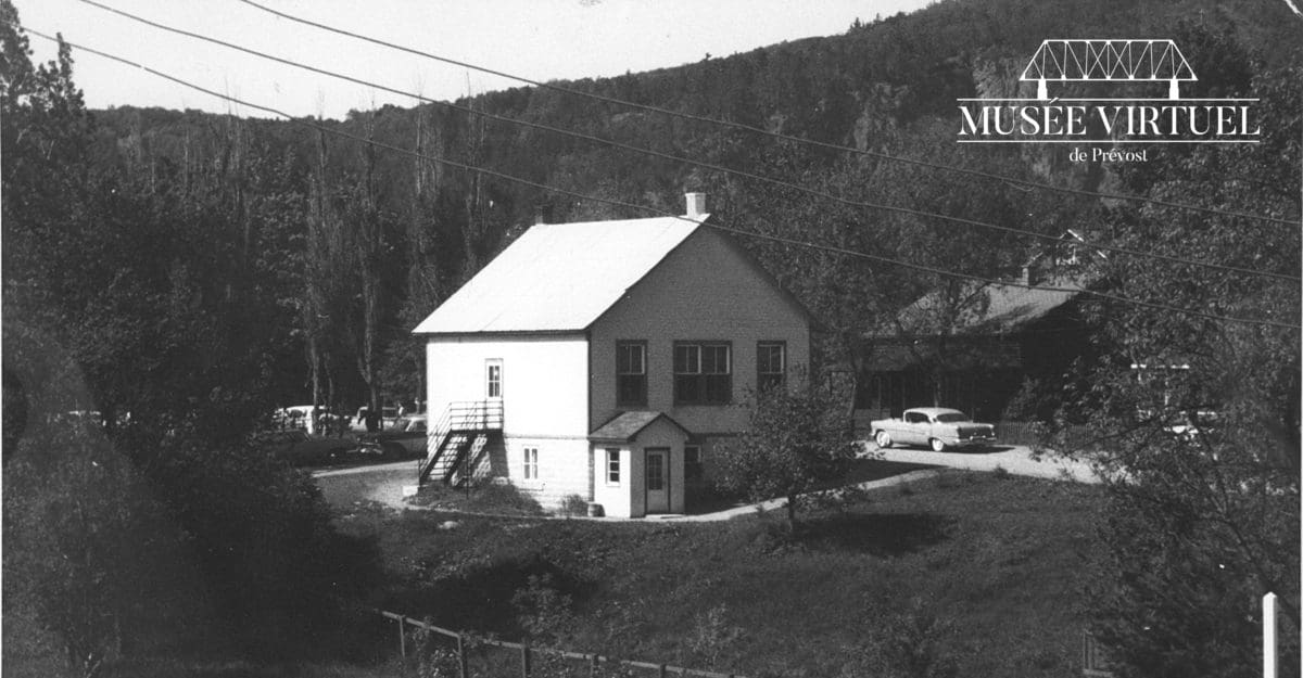 La petite école primaire du Vieux-Prévost vers 1959 - Collection de la famille Morin