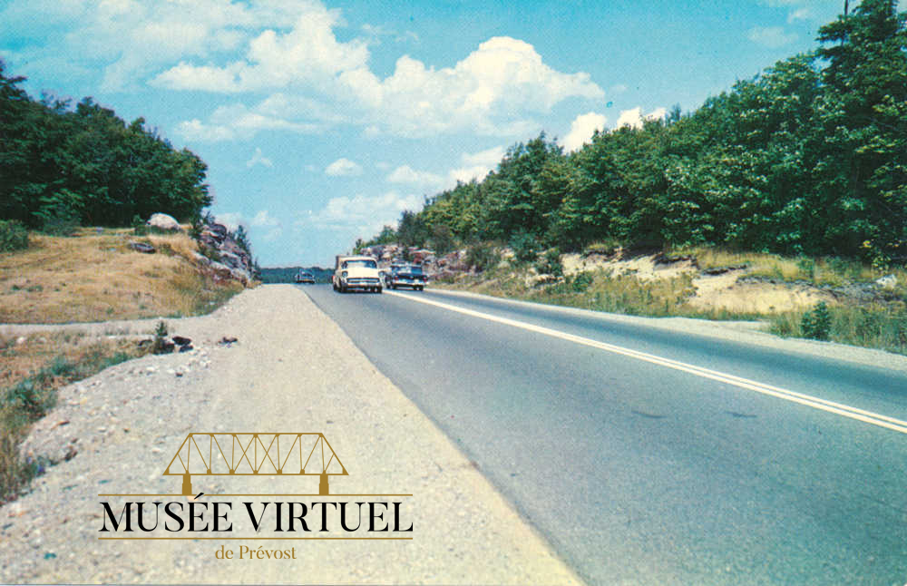 8. La route 11 à Shawbridge - vers 1955 - Collection de Marc Gabriel Vallières - © Thatcher Winger Associates Ltd