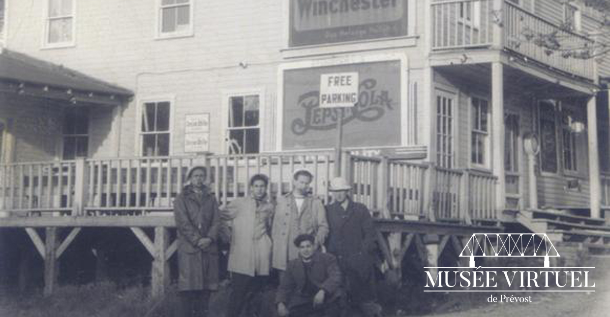 Devant le magasin général Bishinsky vers 1940 - Collection du Canadian Jewish Heritage Network